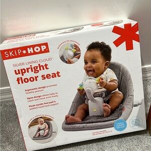 Skiphop Upright Floor Seat and Tray NWT